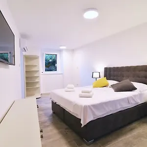 https://apartments-pia-volosko-opatija.primorje-gorskikotar.com